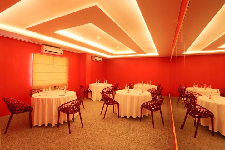 Ballroom/Hall 31 of 39