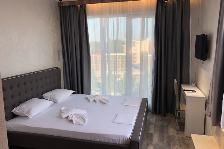 Room 25 of 134