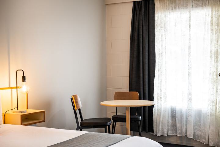 Room 41 of 105