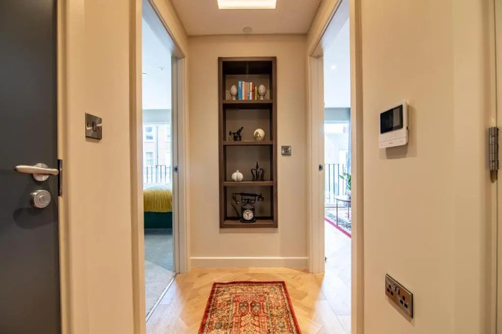 Room 9 of 15