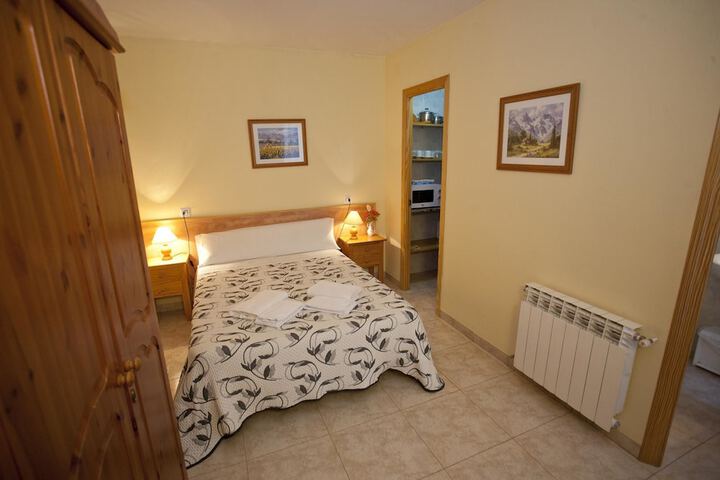 Room 3 of 65