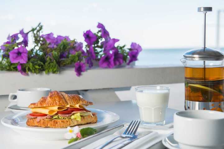 Breakfast/Coffee Service 40 of 51