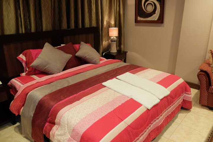 Room 13 of 82