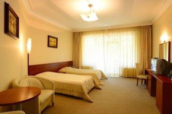 Room 9 of 28