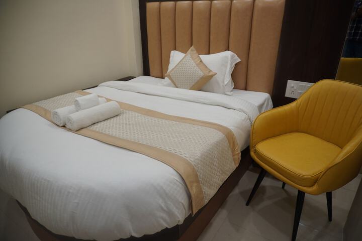 Room 9 of 30