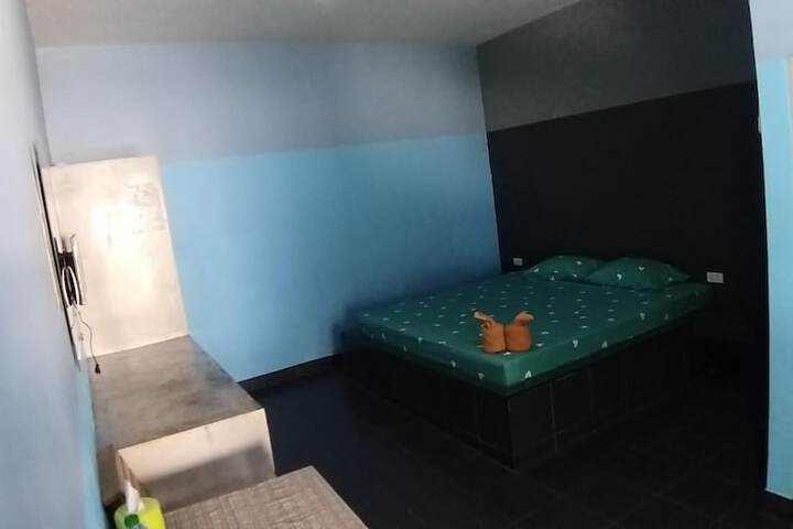 Room 10 of 31