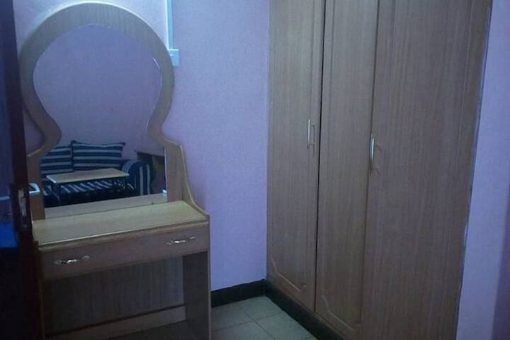 Room 9 of 25