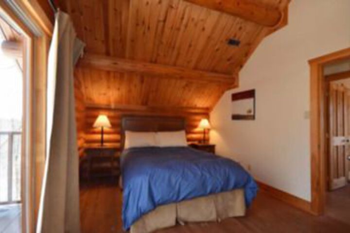 Room 6 of 11