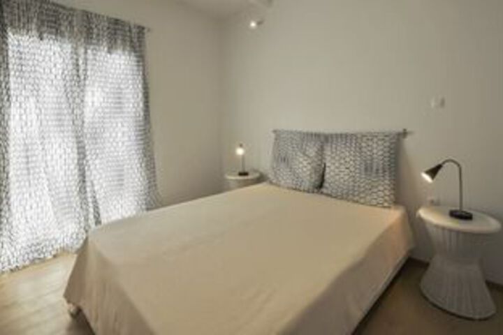 Room 12 of 18