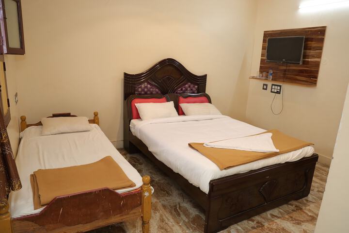 Room 11 of 38
