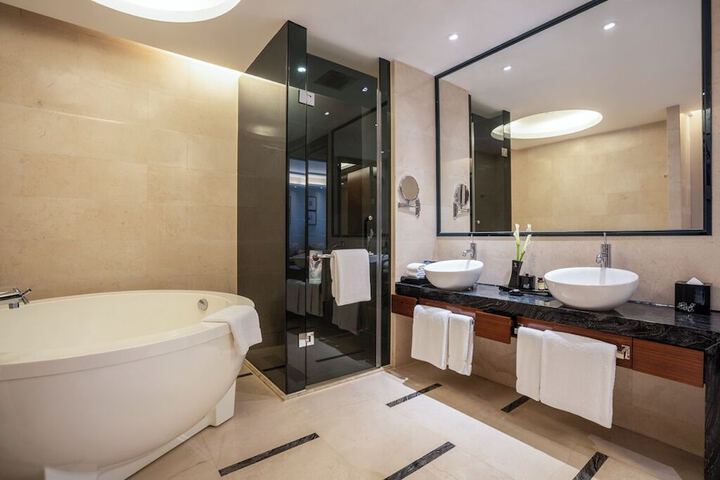 Room 42 of 105