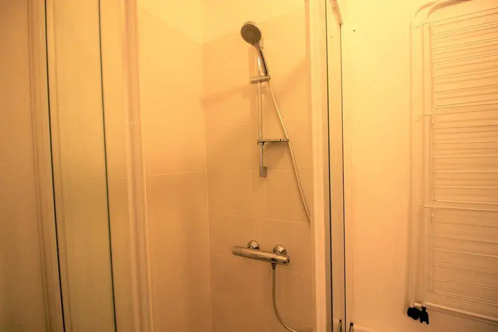Room 7 of 13