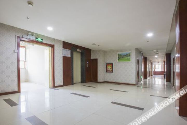 Hotel Interior 11 of 28