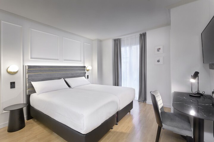 Room 2 of 21