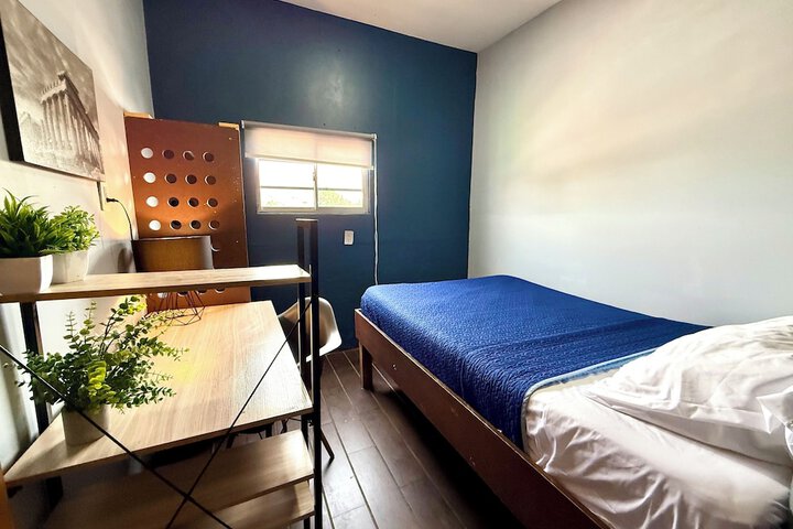 Room 13 of 25