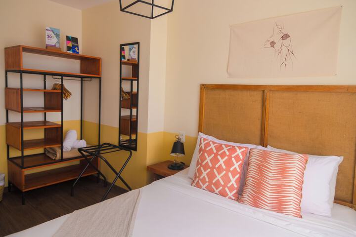 Room 17 of 38