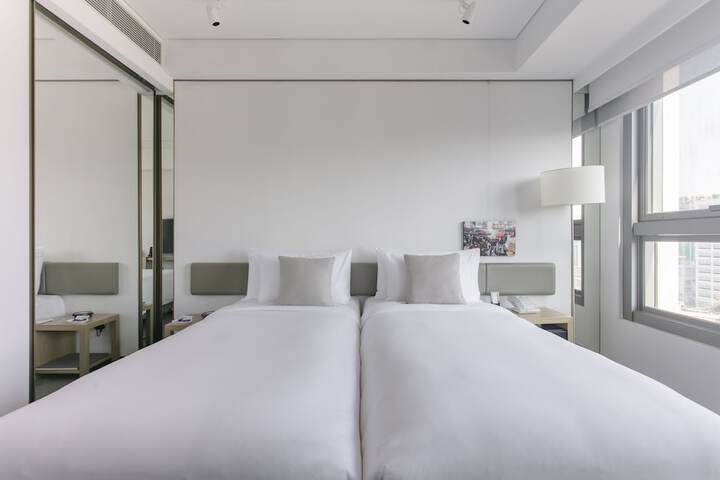 Room 26 of 82