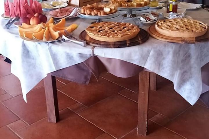 Breakfast/Coffee Service 72 of 83