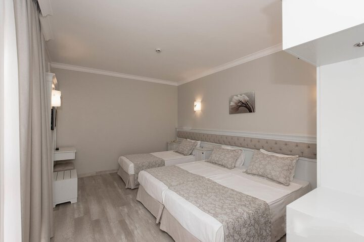 Room 8 of 29
