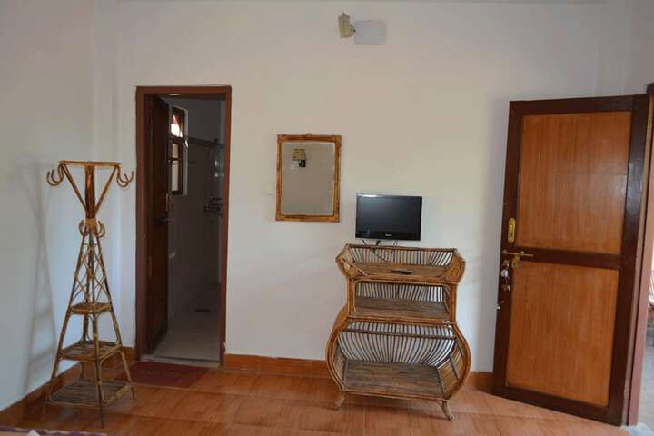 Room 11 of 15