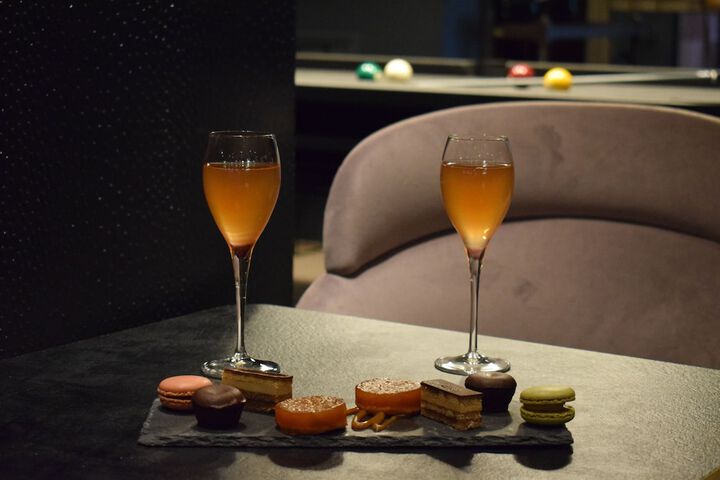 Lounge 49 of 54
