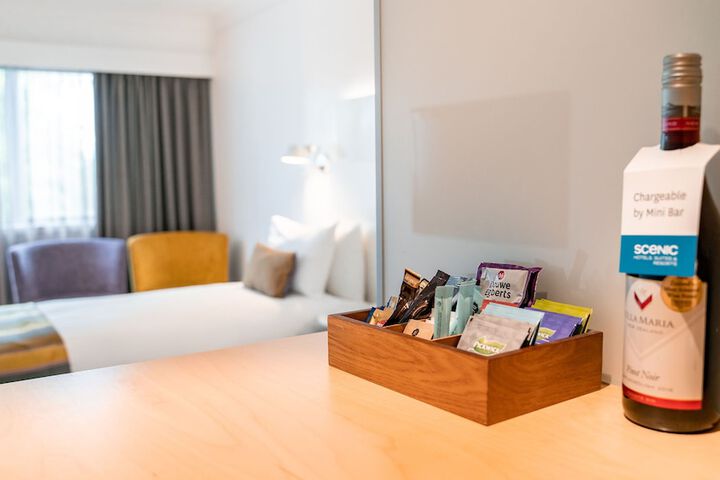 Room 6 of 42