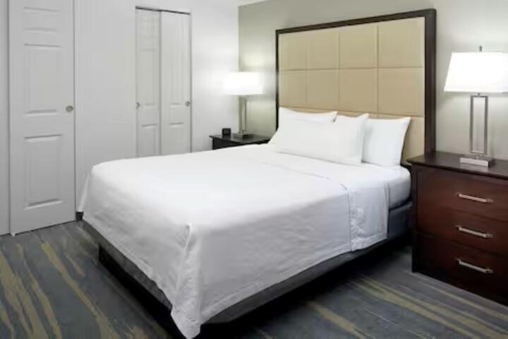 Studio 1 Queen Murphy Bed (17 of 19)