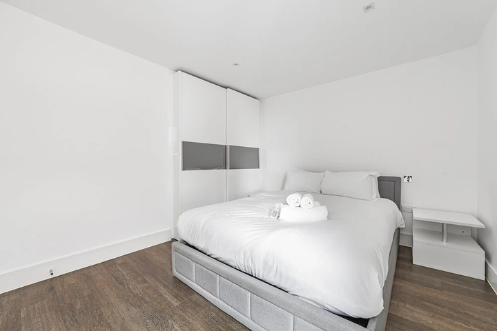 Room 2 of 11