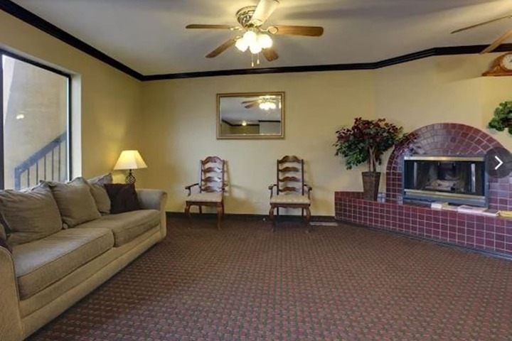 Business Center 15 of 15