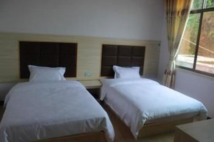 Room 11 of 27