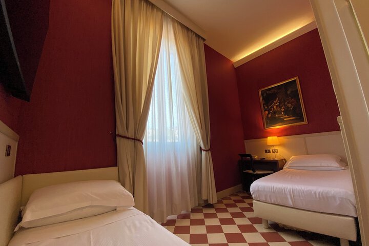 Room 37 of 180