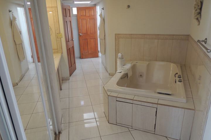 Room 12 of 24