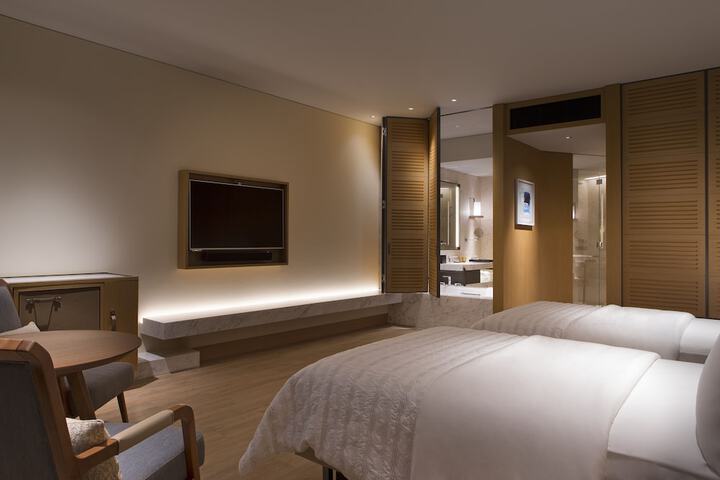 Room 10 of 82
