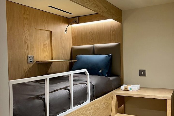 Room 9 of 22