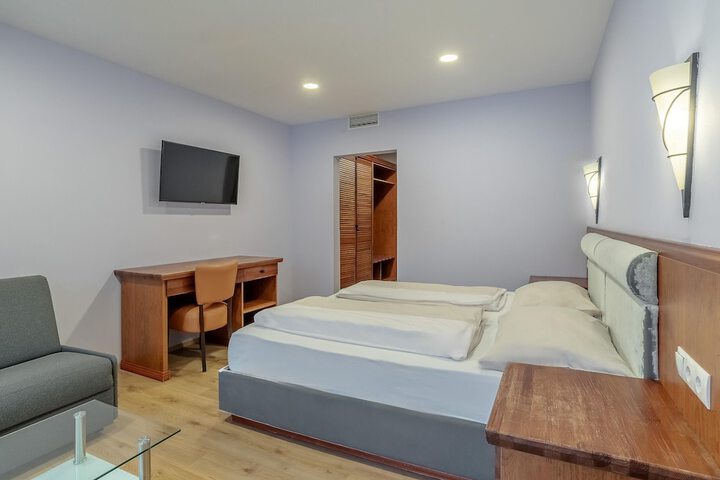Room 46 of 184