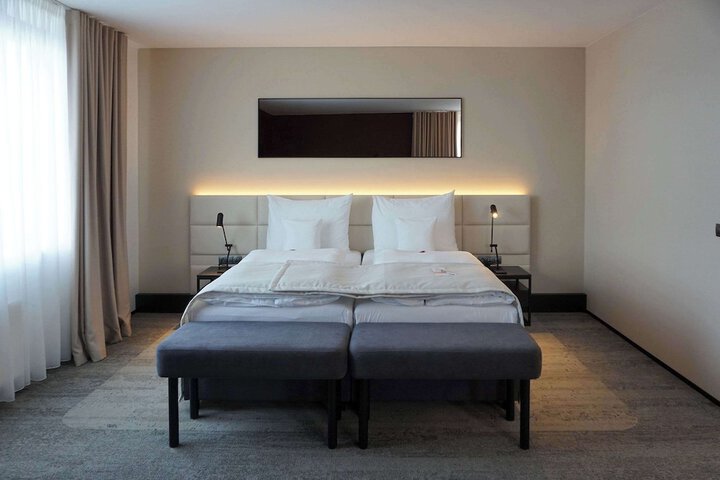 Room 35 of 65