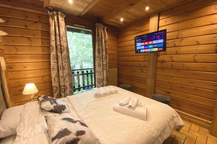 Room 2 of 26