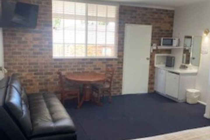 Room 3 of 21
