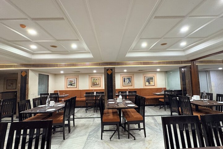 Dining 16 of 18