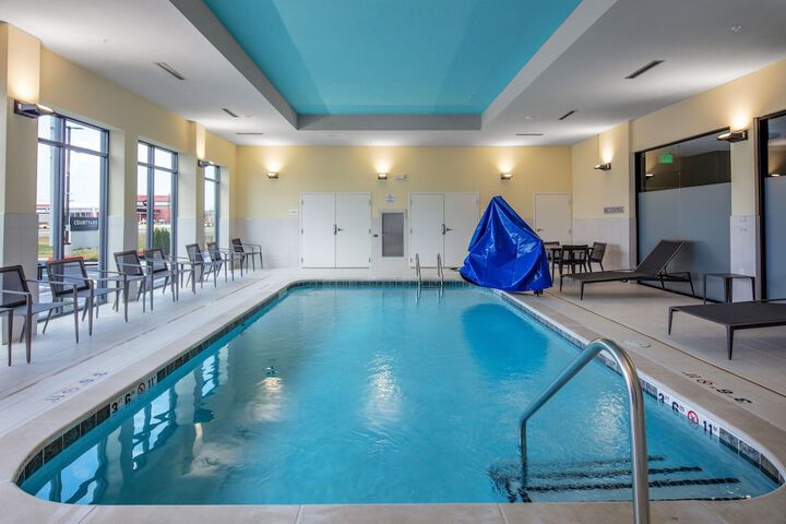 Hotel Pool