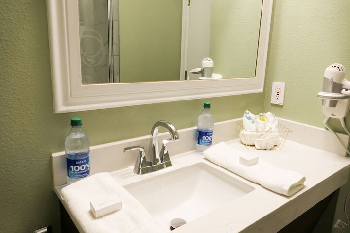 Room 9 of 30