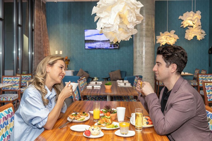 Dining 60 of 80