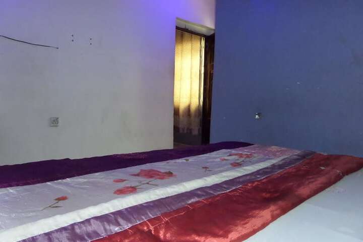 Room 12 of 19