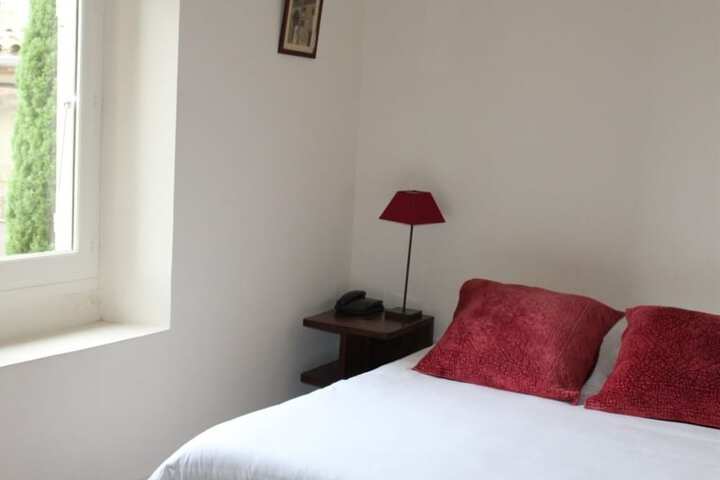 Room 12 of 61