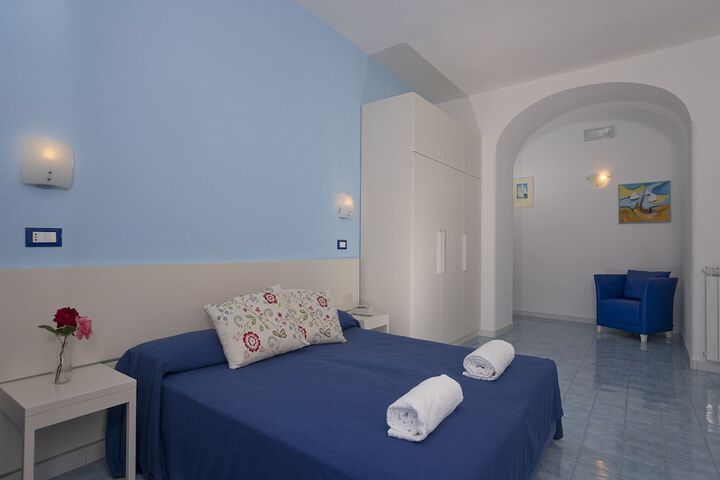 Room 2 of 20