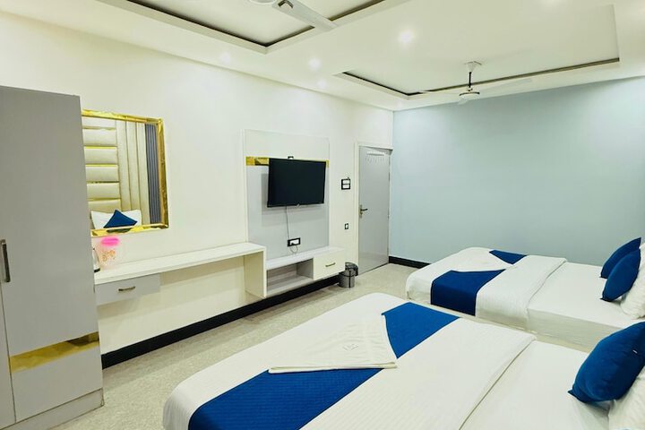 Room 9 of 26