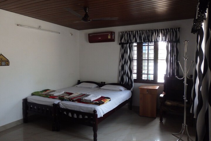 Room 17 of 102