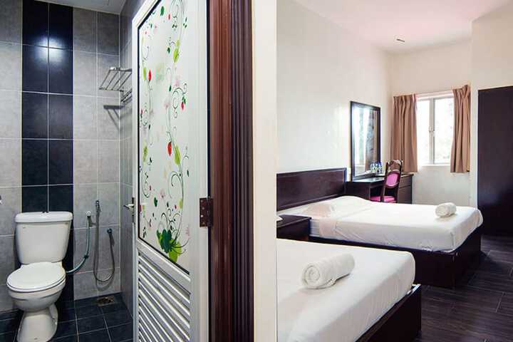 Room 16 of 75