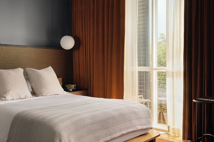 Room 21 of 49