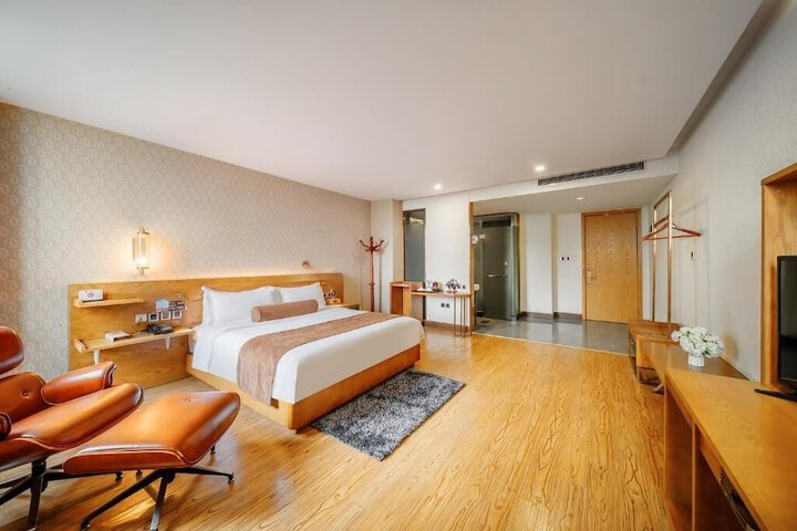 Room 17 of 44